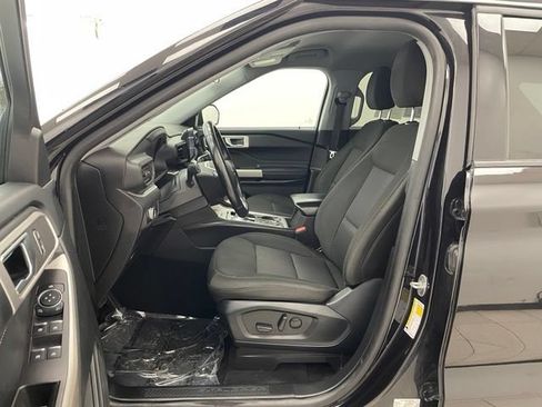 Used 2022 Ford Explorer XLT AWD/4WD image 9