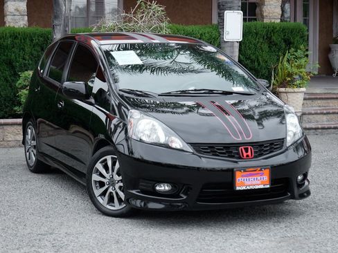 Used 2013 Honda Fit Sport image 2