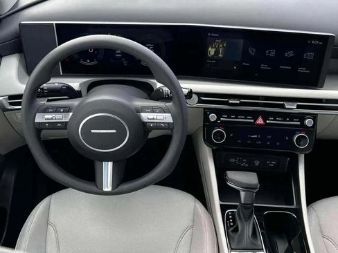 New 2026 Hyundai Tucson SEL image 17