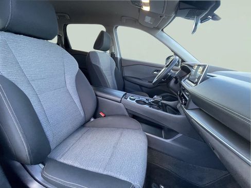 Used 2023 Nissan Rogue SV AWD/4WD image 25