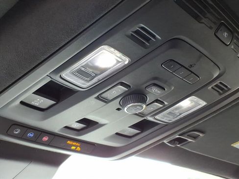 Used 2021 Cadillac Escalade Premium Luxury Platinum image 26