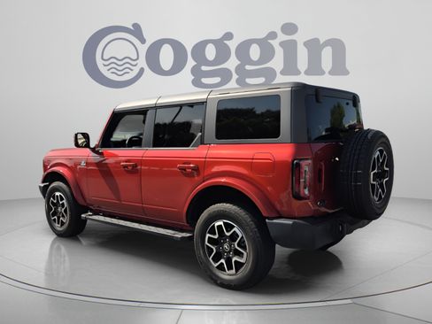 Used 2024 Ford Bronco Outer Banks AWD/4WD image 3