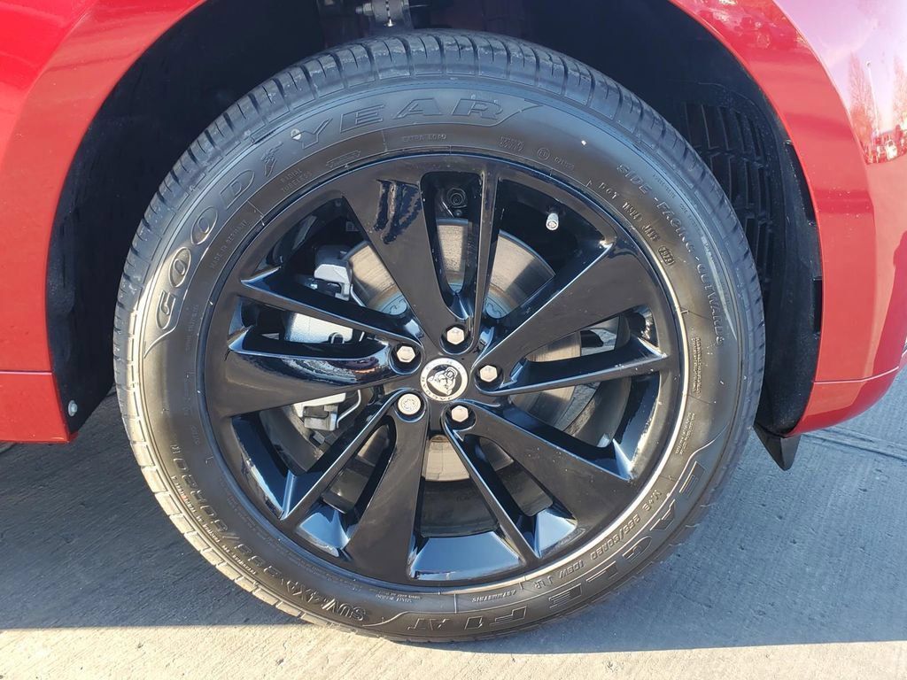 Used 2024 Jaguar F-PACE R-Dynamic S AWD/4WD image 5
