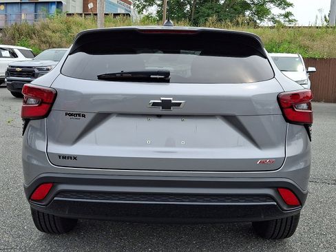 Used 2024 Chevrolet Trax RS FWD image 5
