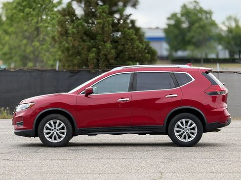 Used 2017 Nissan Rogue SV AWD/4WD image 8