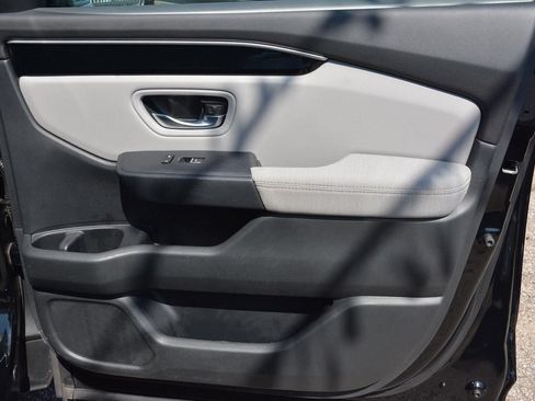 Used 2023 Honda Pilot LX image 22