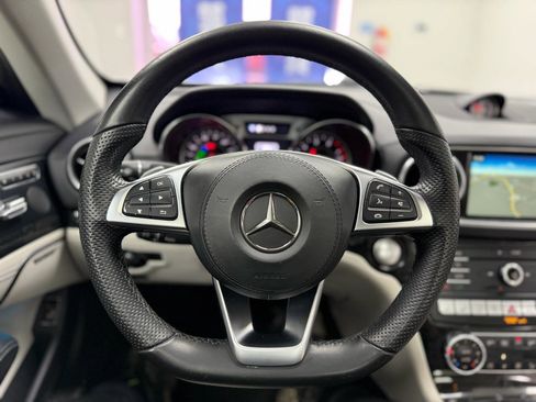 Used 2018 Mercedes-Benz SL 550 image 23