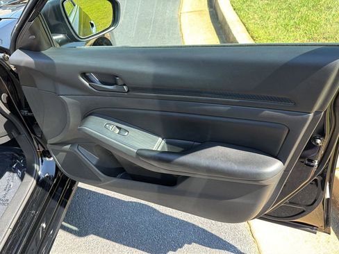 Used 2024 Nissan Altima 2.5 S FWD image 14