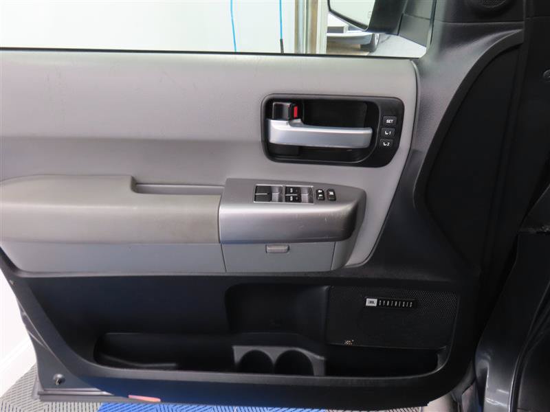 Used 2019 Toyota Sequoia Limited w/ Safety & Convenience Package AWD/4WD image 14