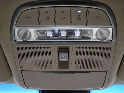 Used 2018 Genesis G90 3.3T Premium image 17