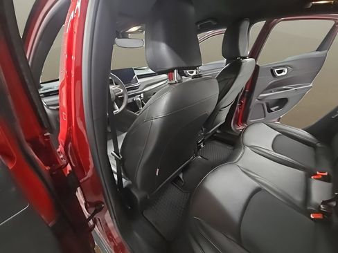 Used 2025 Jeep Compass Trailhawk AWD/4WD image 16