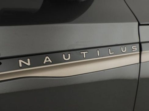 Used 2025 Lincoln Nautilus Black Label AWD/4WD image 4