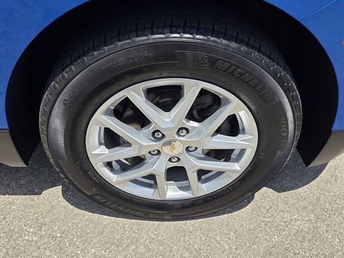 Used 2024 Chevrolet Equinox LT FWD image 16