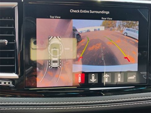 New 2026 Chrysler Pacifica Limited w/ Uconnect Theater Family Group image 4