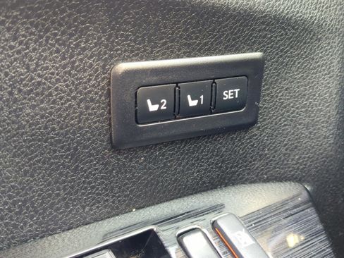 Used 2016 Toyota RAV4 Limited image 24