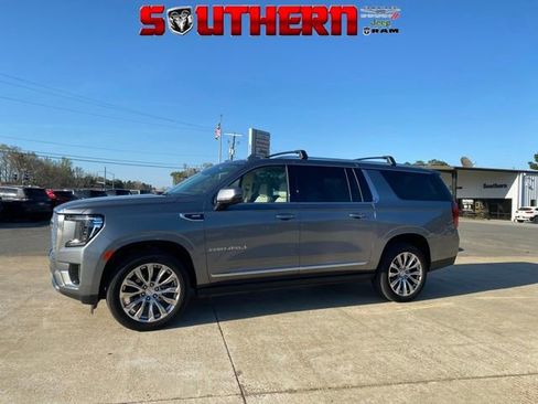 Used 2022 GMC Yukon XL Denali image 1
