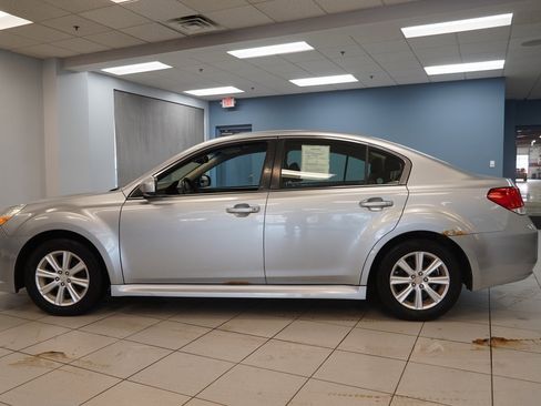 Used 2012 Subaru Legacy 2.5i image 2