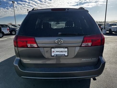 Used 2005 Toyota Sienna XLE image 40