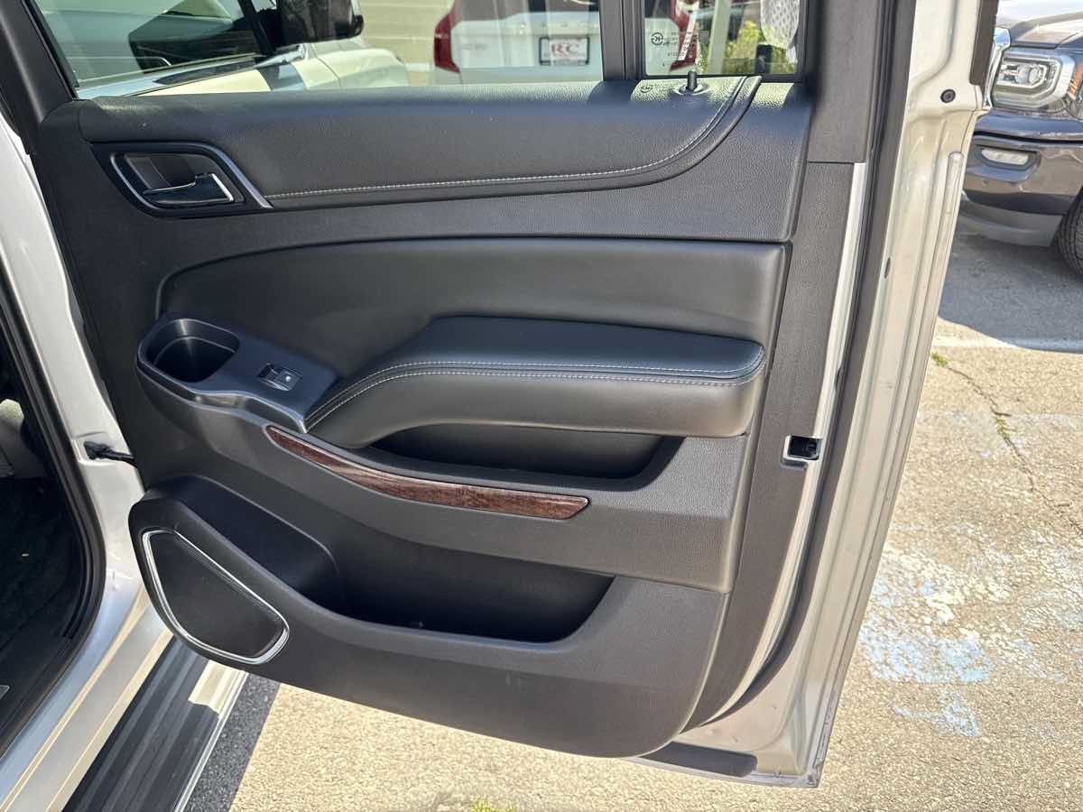 Used 2015 GMC Yukon XL SLT w/ HD Trailering Package AWD/4WD image 25