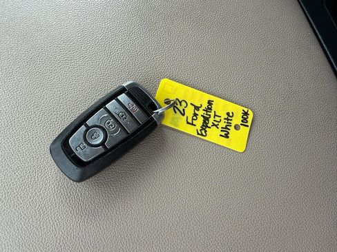 Used 2023 Ford Expedition XLT AWD/4WD image 47