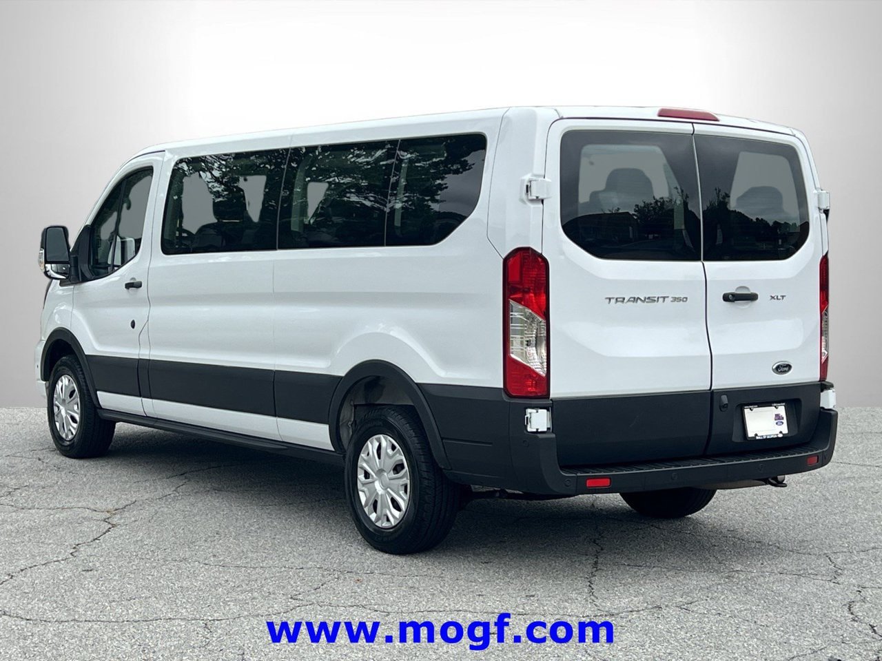 Used 2025 Ford Transit 350 XLT RWD image 2