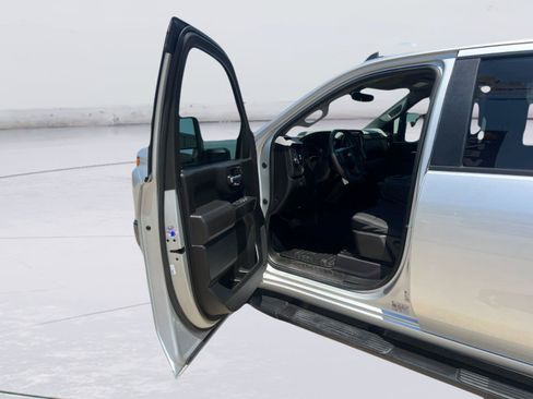 Used 2021 Chevrolet Silverado 2500 Custom w/ Custom Value Package RWD image 12