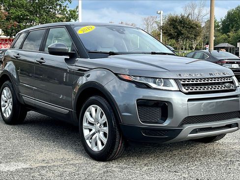 Used 2019 Land Rover Range Rover Evoque SE AWD/4WD image 11
