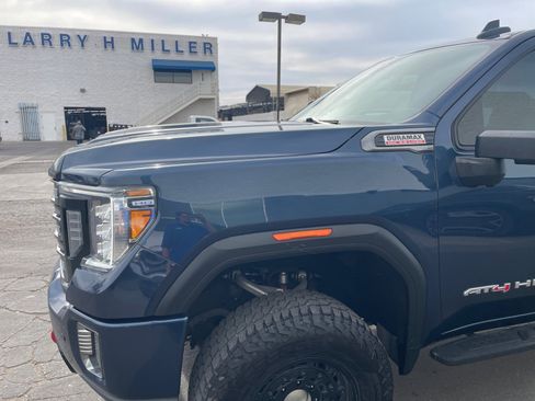 Used 2022 GMC Sierra 2500 AT4 w/ AT4 Premium Plus Package AWD/4WD image 10