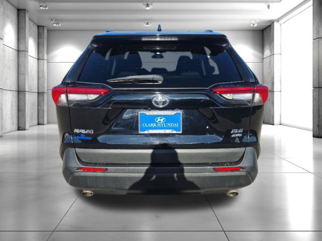 Used 2020 Toyota RAV4 XLE AWD/4WD image 7