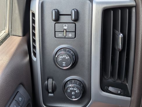 Used 2017 GMC Sierra 1500 SLT AWD/4WD image 25