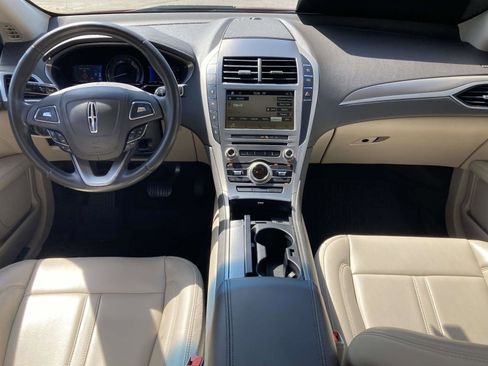 Used 2017 Lincoln MKZ Premiere FWD image 16
