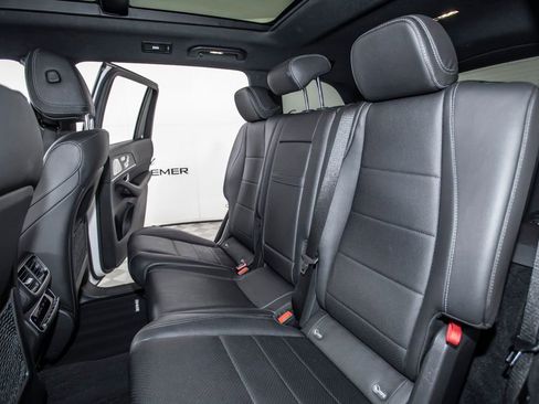 Used 2023 Mercedes-Benz GLS 450 4MATIC image 17