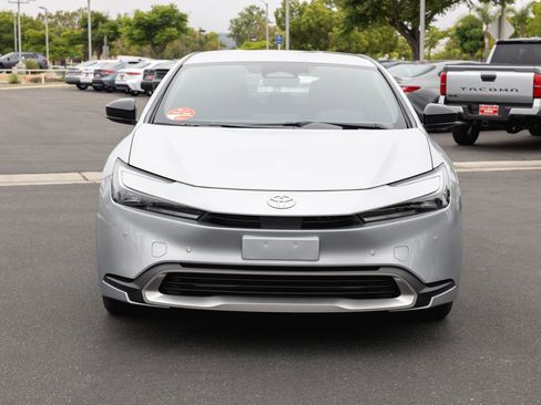 New 2026 Toyota Prius Plug-In Hybrid FWD image 2