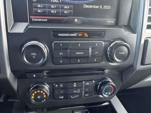 Used 2015 Ford F150 XLT w/ Equipment Group 302A Luxury image 30