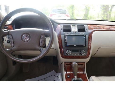 Used 2006 Cadillac DTS w/ Sun And Sound Package FWD image 8