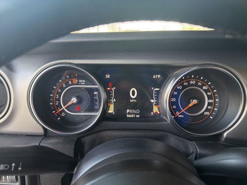 Used 2020 Jeep Gladiator Sport w/ Quick Order Package 24S AWD/4WD image 13