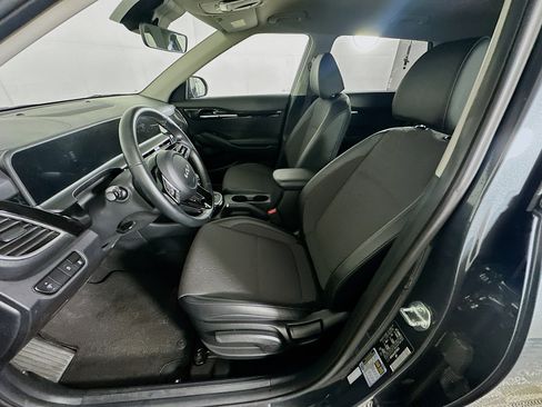 Used 2025 Kia Seltos S image 13
