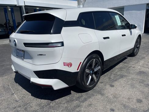 Used 2022 BMW iX xDrive50 w/ Sport Package image 5