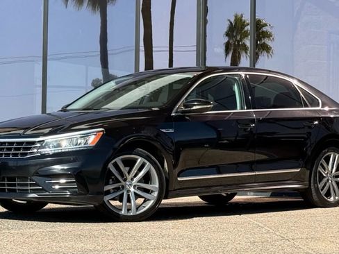 Used 2017 Volkswagen Passat 1.8T R-Line image 3
