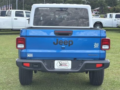 New 2026 Jeep Gladiator Sport AWD/4WD image 9