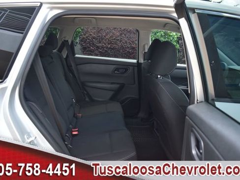 Used 2024 Nissan Rogue S FWD image 21