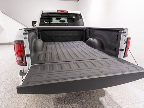 Used 2025 RAM 2500 Big Horn AWD/4WD image 11