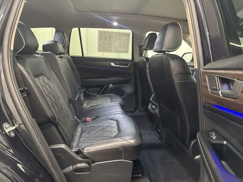 Used 2024 Volkswagen Atlas SEL Premium R-Line AWD/4WD image 22
