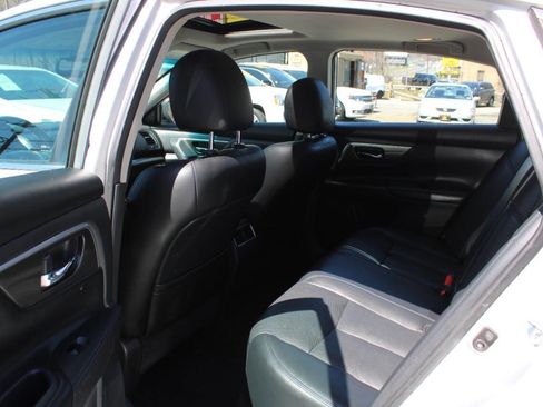 Used 2015 Nissan Altima 3.5 SL image 24