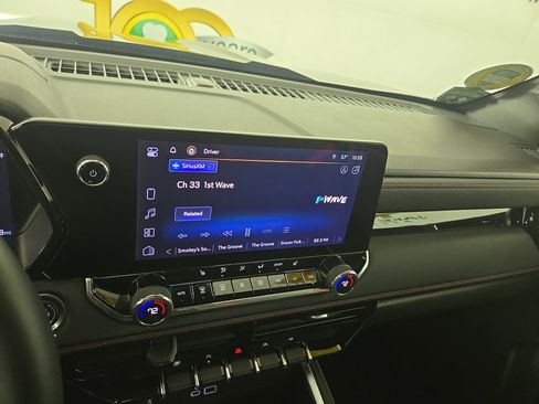 Used 2024 Chevrolet Colorado Z71 w/ LPO, Dark Essentials Package image 19