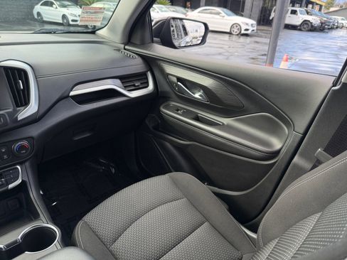 Used 2022 GMC Terrain SLE w/ Driver Convenience Package image 15