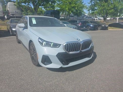 Certified 2026 BMW 530i w/ M Sport Package image 4