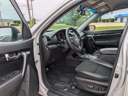 Used 2012 Kia Sorento EX FWD image 9