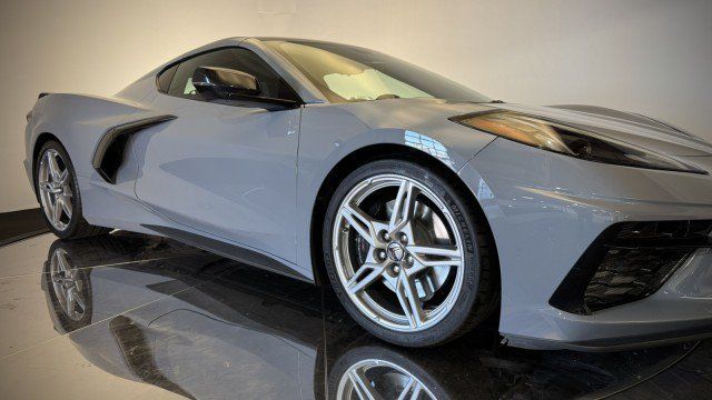 Used 2024 Chevrolet Corvette Stingray Premium Cpe w/ Z51 Performance Package RWD image 16