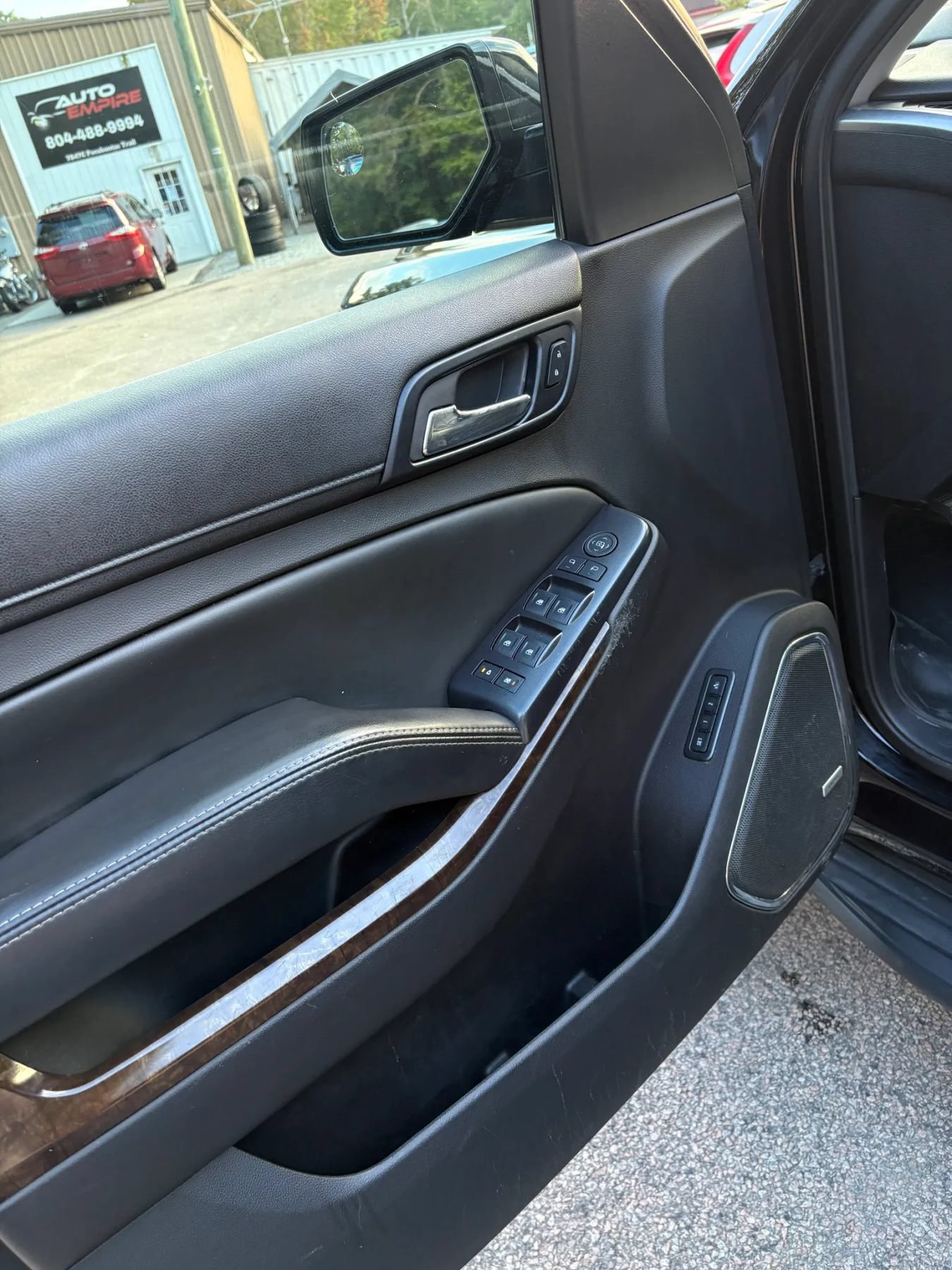 Used 2015 Chevrolet Tahoe LT AWD/4WD image 37
